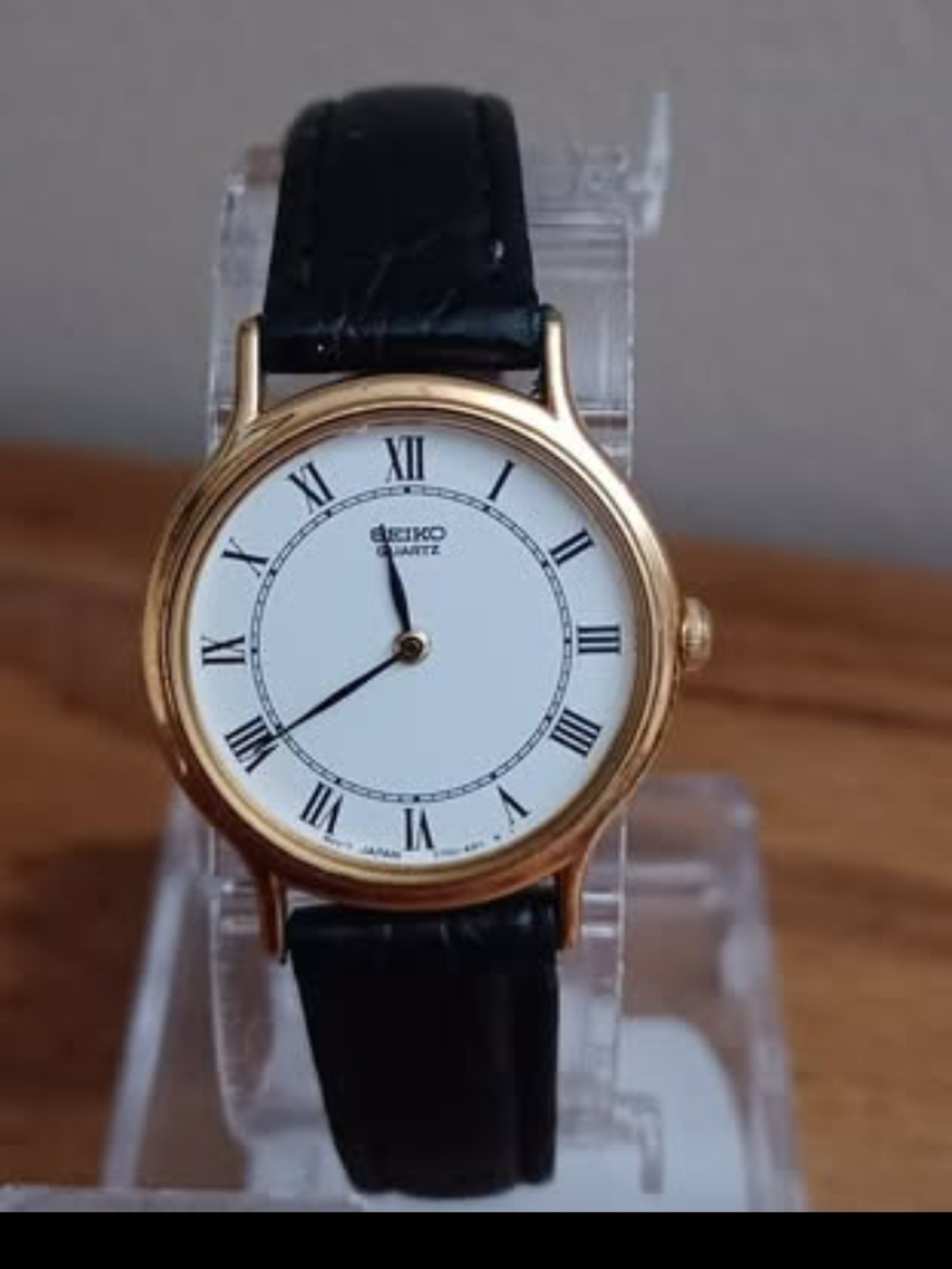 Seiko Ladies Vintage 25mm Gold Tone Quartz Watch V700-6091 - WORKS!